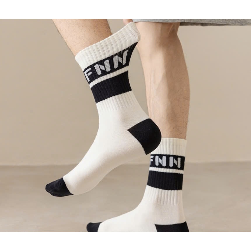 Vớ Tất Unisex chữ GO cổ cao phong cách thể thao, năng động.