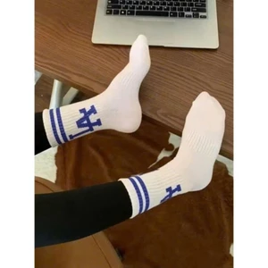 Set 3 đôi tất cao cổ NY* xuất dư