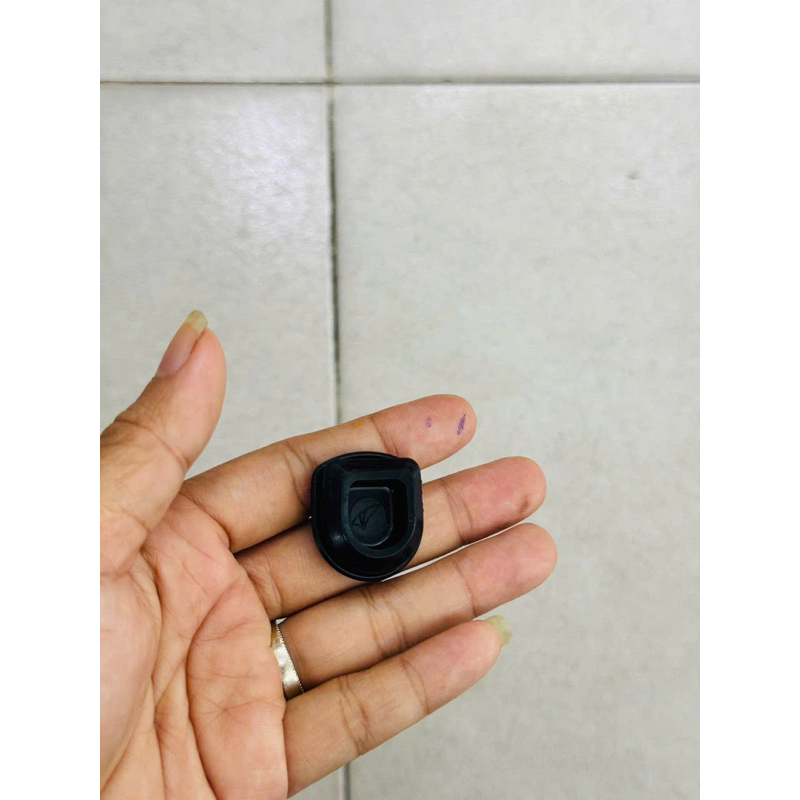 Nắp che lỗ kính sh mode cao su 2013- 2025 (1 cái )