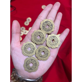 Combo 3 đồng xu hoa mai nhỏ 3cm bằng đồng vật phẩm  phong thuỷ tài lộc