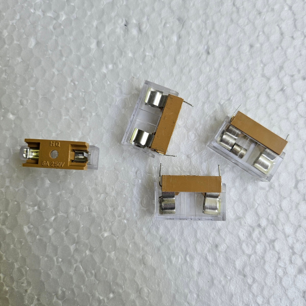 Hộp bảo vệ cầu chì ống Thủy Tinh Cầu Chì sứ đế cầu chì có nắp 6A 5x20mm 5*20mm có chân hàn mạch