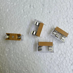 Hộp bảo vệ cầu chì ống Thủy Tinh Cầu Chì sứ đế cầu chì có nắp 6A 5x20mm 5*20mm có chân hàn mạch