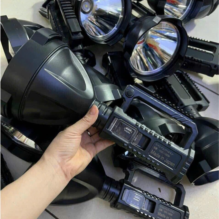 Đèn Pin Siêu Sáng Tích Điện Chiếu Xa 1000m Dùng Liên Tục 4-5H
