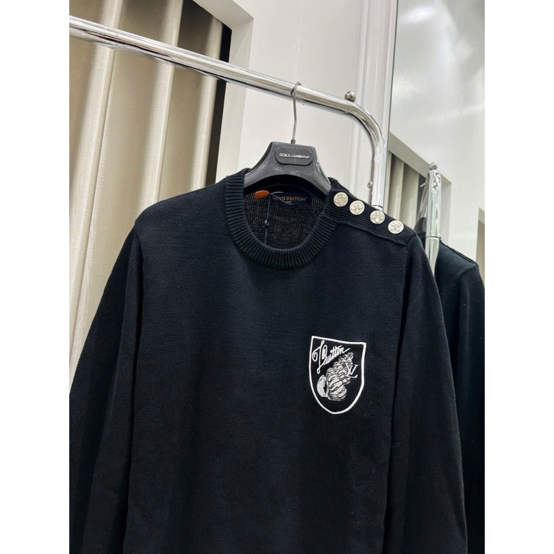 ⚡️[Hight Quality] Áo Len Lu1s Vu11on Màu Đen Sweater - Điểm Nhấn Ốc Sên Thêm Phối Đá Vai Cao Cấp Chất Len Dày Nam Nữ