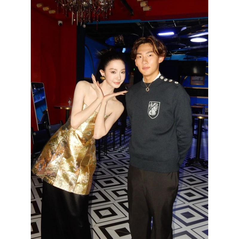 ⚡️[Hight Quality] Áo Len Lu1s Vu11on Màu Đen Sweater - Điểm Nhấn Ốc Sên Thêm Phối Đá Vai Cao Cấp Chất Len Dày Nam Nữ