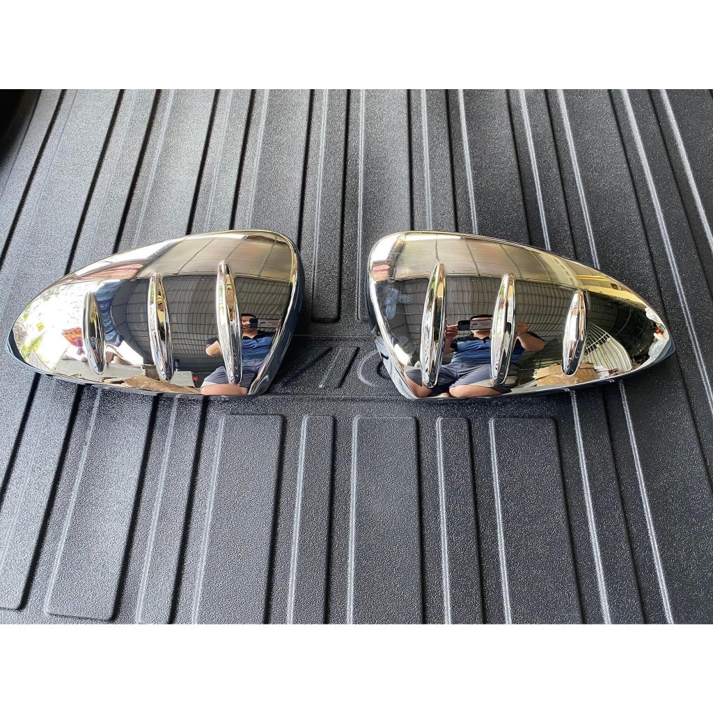 Ốp gương chiếu hậu xe Toyota Raize 2021 2022 2023 2024 2025 - mẫu gương mạ CROM sáng bóng