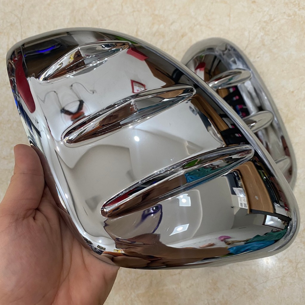 Ốp gương chiếu hậu xe Toyota Raize 2021 2022 2023 2024 2025 - mẫu gương mạ CROM sáng bóng