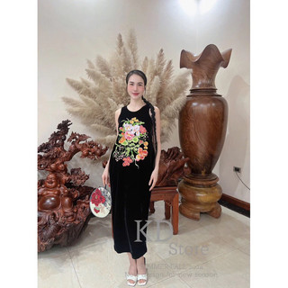 Váy nhung the dáng xuông thêu hoa to sang trọng