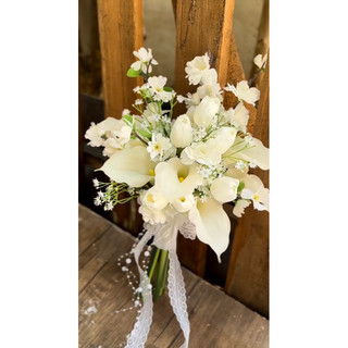bó hoa cưới nhân tạo hoa rum cao su tulip và cúc nhỏ xin xắn