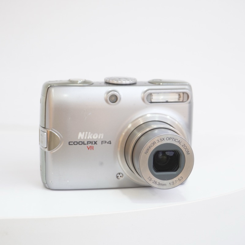 Nikon COOLPIX P4 コンパクトデジタルカメラ
