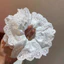 Dây cột tóc ren trắng phồng to scrunchies cỡ lớn sang trọng dễ thương