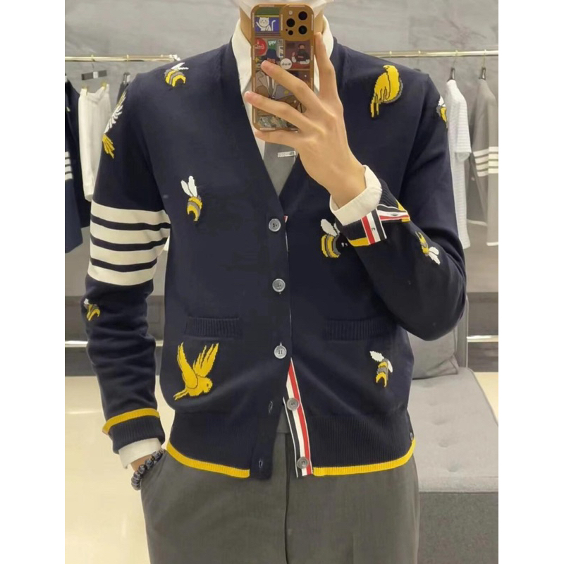 ⚡️[Hight Quality] Áo Len 1hom Br Navy Blue Bird Cardigan - Điểm Nhấn Họa Tiết Đặc Trưng Phối 4 Bar Cao Cấp Nam Nữ Qccc