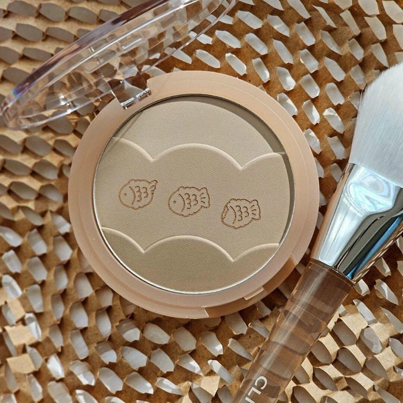 Phấn tạo khối Clio Shade & Shading Contour. Sản phẩm giúp tạo hiệu ứng góc cạnh khuôn mặt cực đẹp.