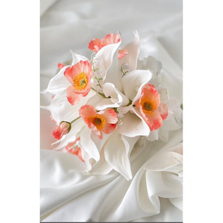 bó hoa cưới cầm tay cô dâu rum và poppy ceveria r2389