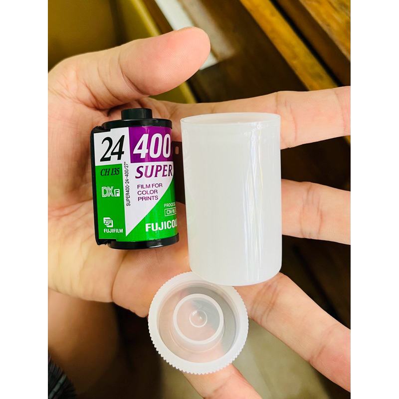 Film Fujicolor SUPER 400 24 tấm date film 35mm phim outdate hết hạn
