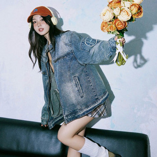 Áo Jeans Nam Nữ Màu Xanh Đậm Phối Hình Thêu Ở Tay, From Rộng Thời Trang Unisex