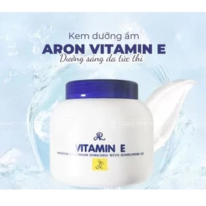 Kem Dưỡng Thể Vitamin E thái nắp xanh