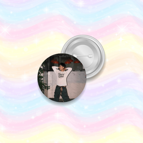 Huy hiệu cài áo/badge/pin album ca sĩ HURRYKNG (đọc miêu tả)