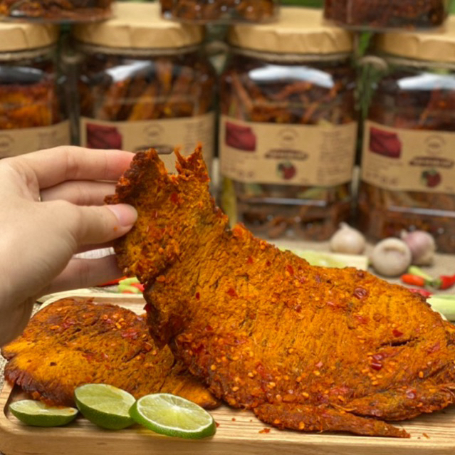 Khô Bò Miếng Lớn Mềm, Cay Vừa 500g – Món Ăn Vặt Thơm Ngon