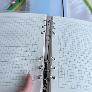 Sổ Còng Sắt A5 Caro/Kẻ ngang Binder nhựa 180 trang TUANVIETBOOKS (màu giao ngẫu nhiên) - Giấy refill