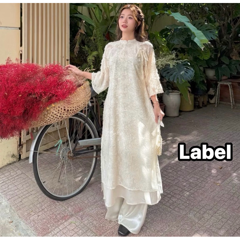 Áo dài cách tân hoa nổi nhiều màu, Yến phượng kèm quần lụa, lông vũ hoa tua rua (LABEL_STORE)