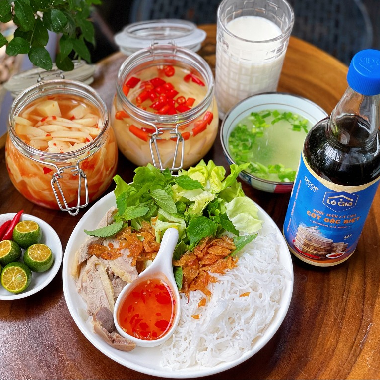 Ảnh Nước mắm truyền thống Lê Gia- Cốt đặc biệt can 2L 3