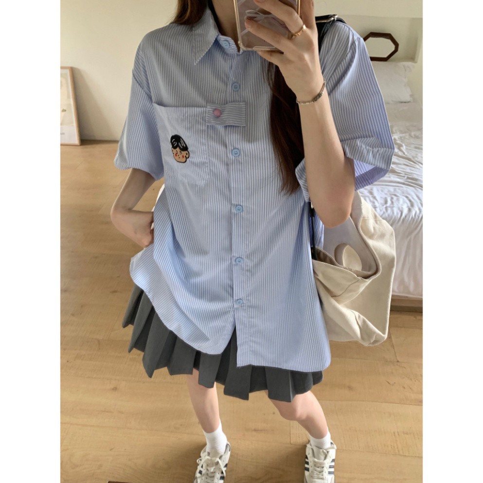 Áo sơ mi LIVE GREAT ngắn tay họa tiết kẻ sọc màu xanh dương phong cách Hàn Quốc thời trang mùa hè mới cho nữ | BigBuy360 - bigbuy360.vn