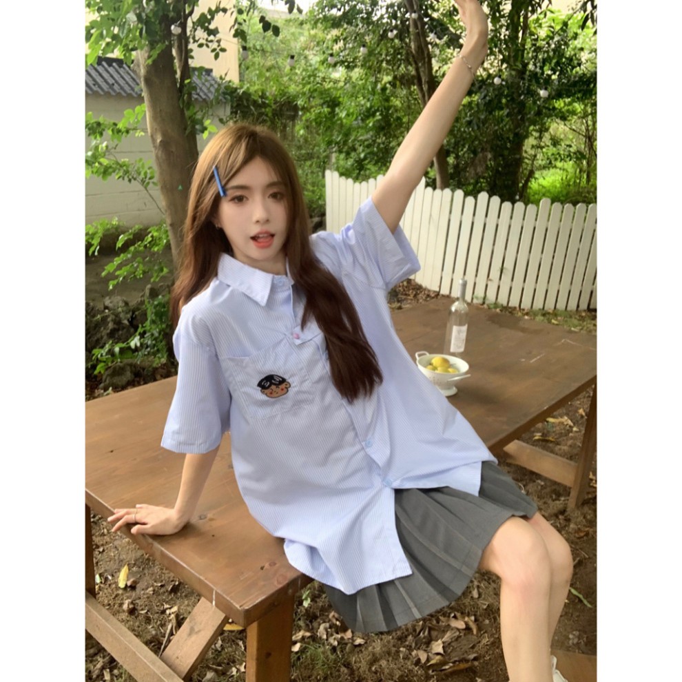 Áo sơ mi LIVE GREAT ngắn tay họa tiết kẻ sọc màu xanh dương phong cách Hàn Quốc thời trang mùa hè mới cho nữ | BigBuy360 - bigbuy360.vn