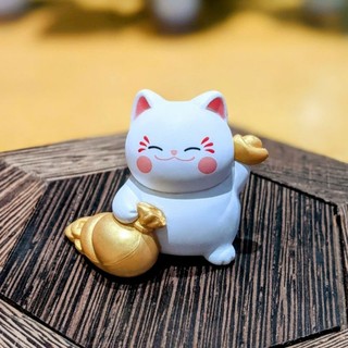 Bé mèo may mắn tài lộc dễ thương
