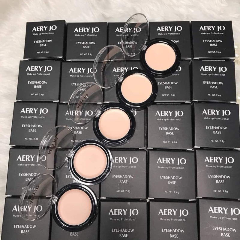 Sáp chén lỳ Aeryjo, giúp màu mắt được bám chặt. Ko nhũ, giúp đánh màu tông nude chuẩn hơn.