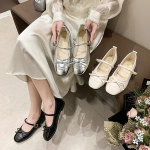 Búp Bê Nữ Đế Bệt Khóa Cài Tách Mũi Độc Đáo Đính Kèm Nơ Xinh Xắn 2024