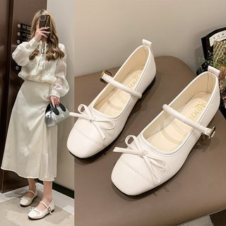 [FORM RỘNG LÙI 1 SZ] Búp Bê Nữ Đế Bệt Khóa Cài Tách Mũi Độc Đáo Đính Kèm Nơ Xinh Xắn 2024