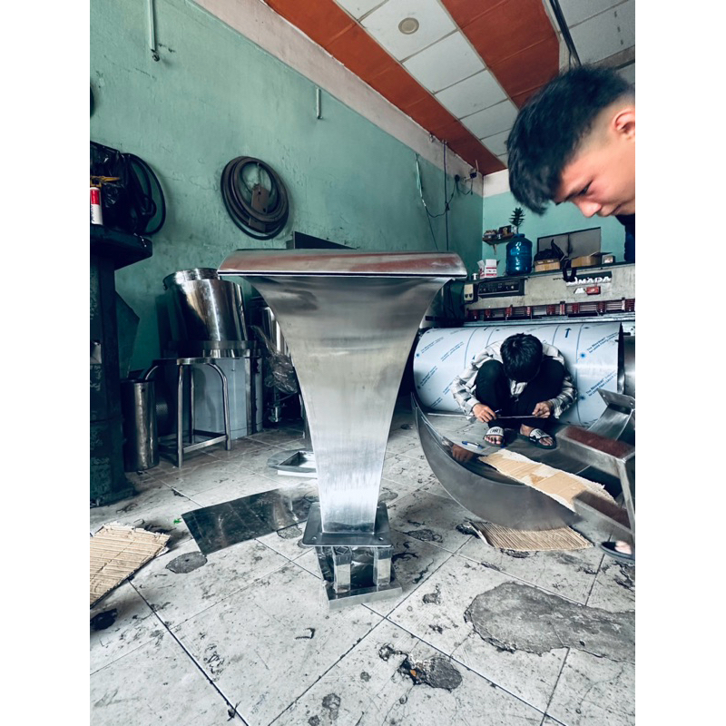 thác nước cong inox, máng tạo thác nước hồ bơi, hồ cá, tiểu cảnh
