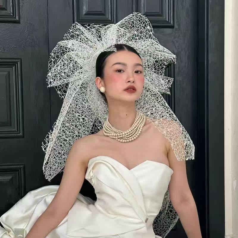 Voan cô dâu lưới to màu trắng cho cô dâu+ có lược cài tóc