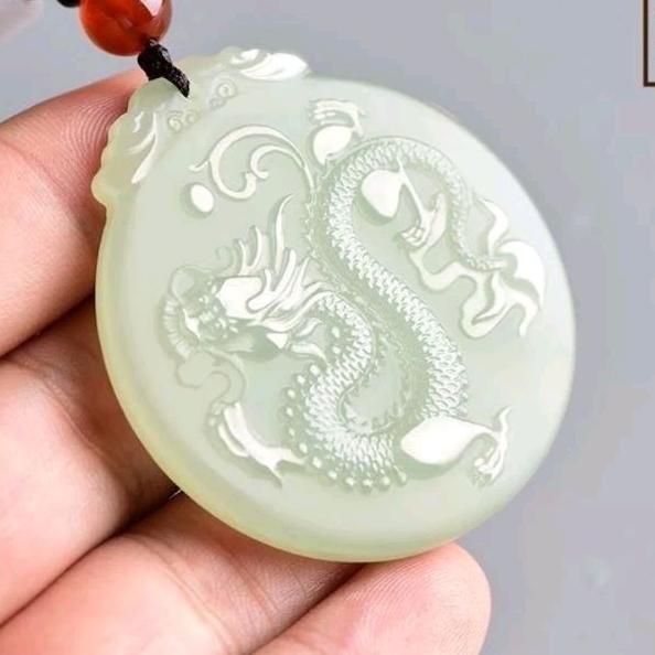 Dây chuyền mặt long bài ngọc hòa điền tự nhiên [tặng kèm dây đeo ]