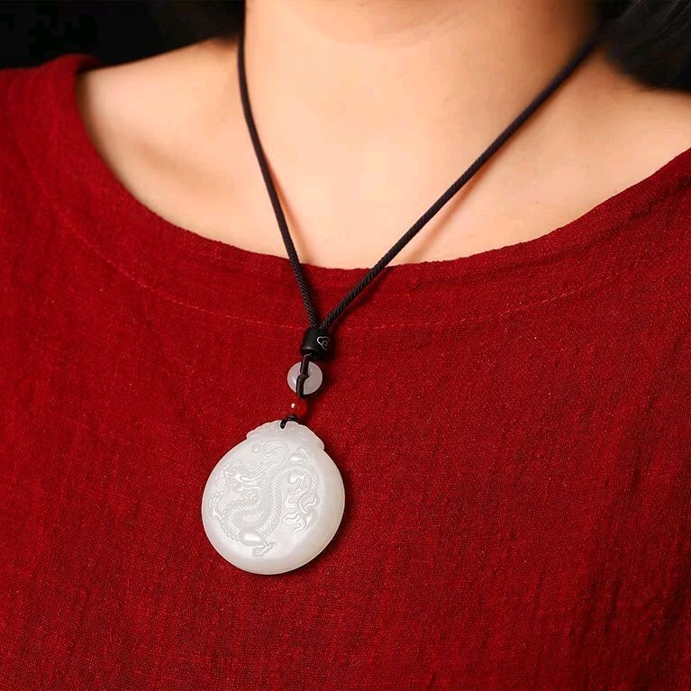 Dây chuyền mặt long bài ngọc hòa điền tự nhiên [tặng kèm dây đeo ]