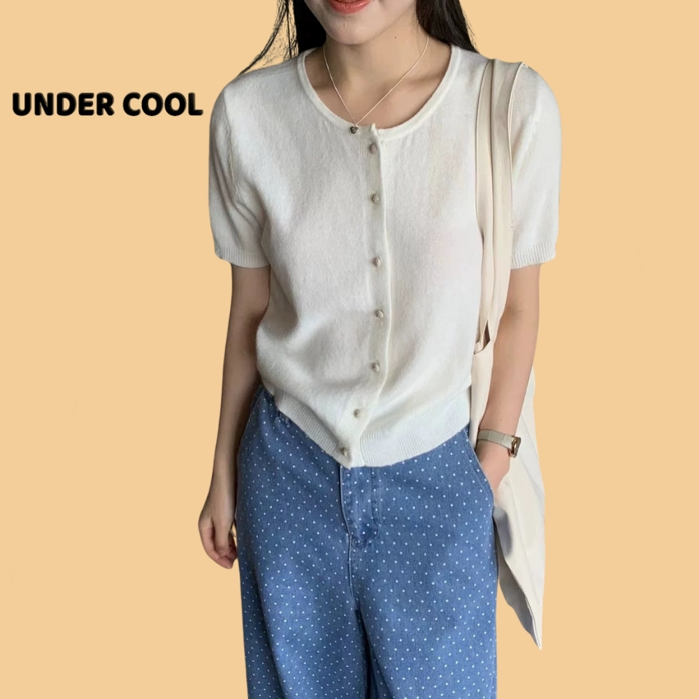 Áo len cộc tay nữ UNDERCOOL dáng basic có cúc chất len mềm mại thiết kế đơn giản mặc hàng ngày ACT44