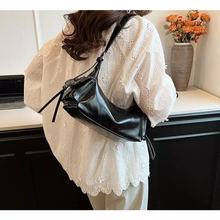 Túi kẹp nách nữ túi đeo vai da bóng thiết kế 2ngăn sười túi tết dây giày Túi nữ Bachhoaonline688 923