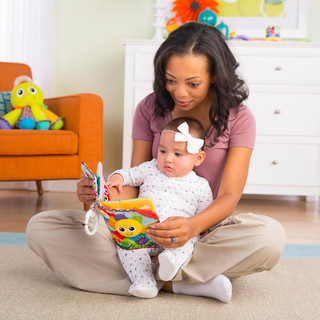 Đồ chơi treo cũi, xe đẩy sách vải cho bé khám phá - Lamaze Fun With Colors Book
