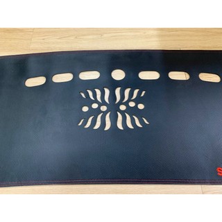 Thảm Taplo xe Hyundai Stargazer 2022. 2023, 2024, 2025 chất liệu DA CARBON màu đen cao cấp chống nắng nóng hiệu quả