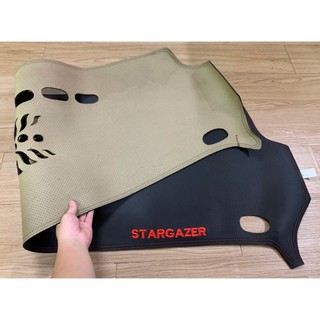 Thảm Taplo xe Hyundai Stargazer 2022. 2023, 2024, 2025 chất liệu DA CARBON màu đen cao cấp chống nắng nóng hiệu quả