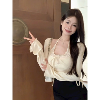 Áo thun cổ yếm tay bèo loe xinh xắn rút sườn hai bên chất thun co giãn bốn chiều ôm body 676