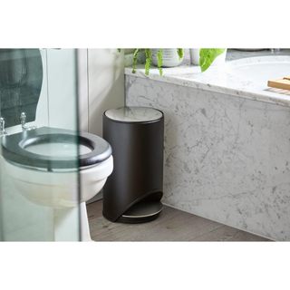 Thùng rác có bàn đạp Joseph Joseph 30152, 30151 , thùng rác nhà bếp tiết kiệm không gian GermanySnT HCM