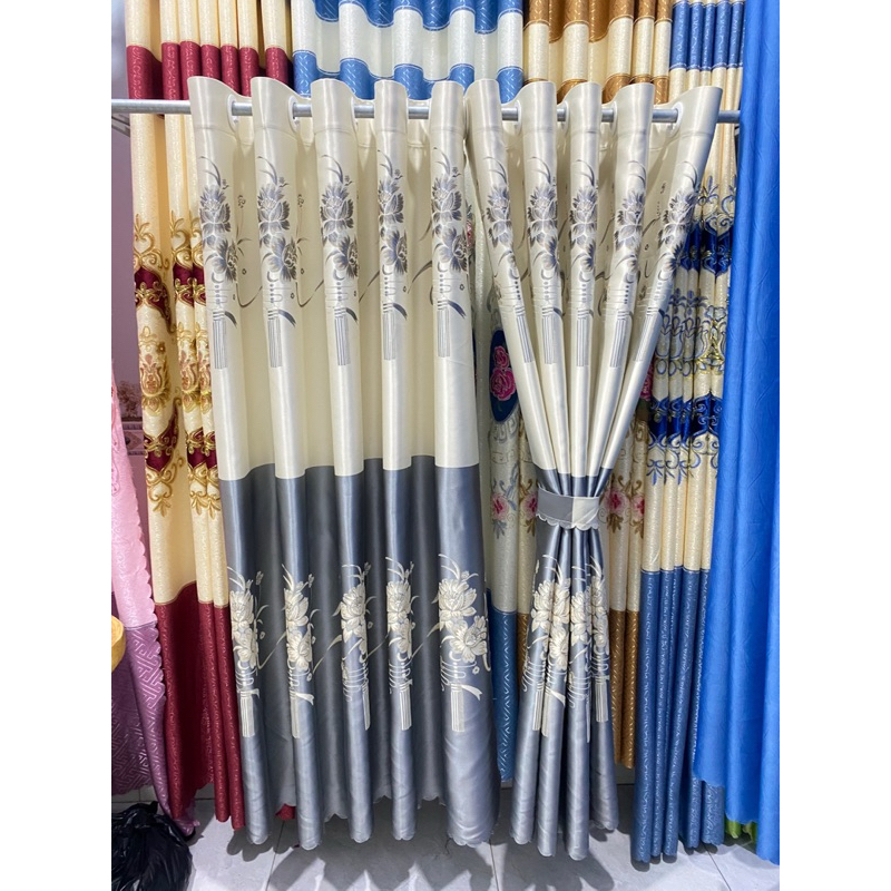 1 TẤM GẤM 3D MÀU XÁM PHỐ NỀN KEM TRẮNG CHƯA CÓ CÂY TREO - TREO 1 TẤM MUA 1 TẤM _TREO 2 TẤM MUA 2 TẤM RÈM CỬA VIỆT HÀN