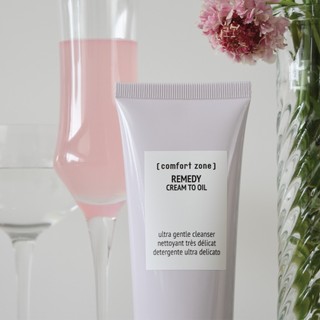Sữa Rửa Mặt Dịu Nhẹ Dành Cho Da Nhạy Cảm Comfort Zone Remedy Cream To Oil 150ml