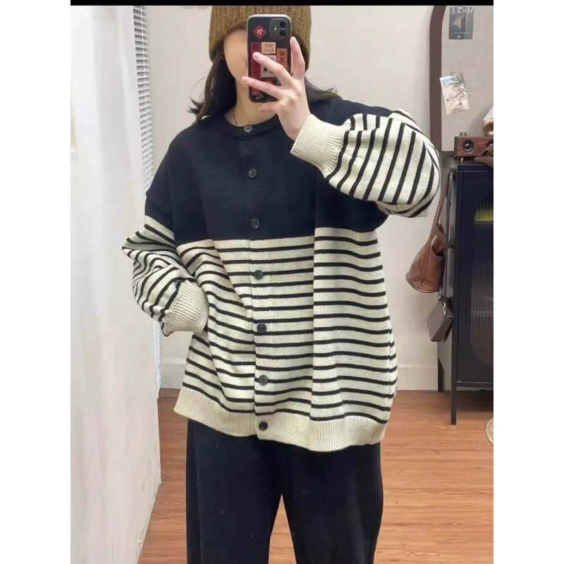 M.H STYLE ORDER Dongaemun Thời trang mới mùa thu sọc khối màu cổ tròn nút áo len dệt kim dài