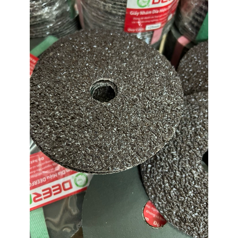 LỐC 25 MIẾNG ĐĨA NHÁM TRÒN 125MM CÁT ĐEN P16/ CÁT ĐỎ P24 DEERFOS