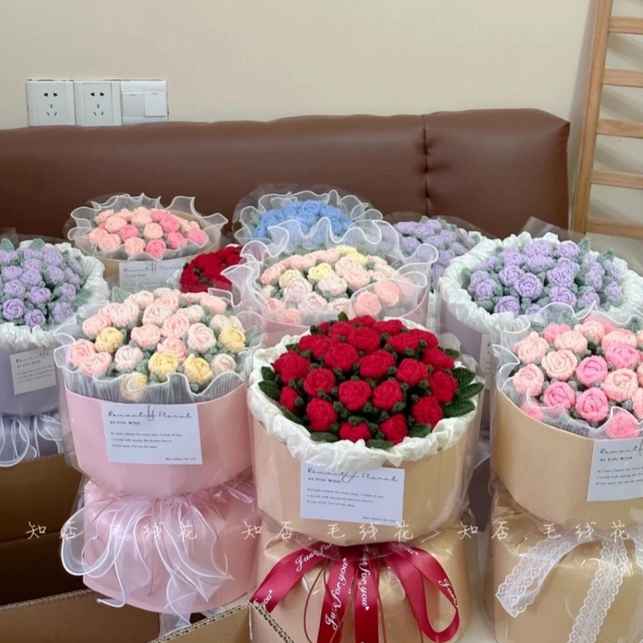 Bó hoa hồng mini móc bằng len handmade tặng người yêu crush nhân dịp ...