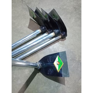 cuốc thép có cán dài bằng sắt