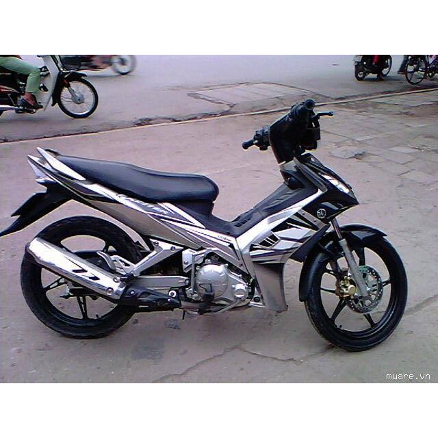Tem in UV cao cấp. Exciter 135 đời đầu 2006-2009 đen bạc. Decal tem xe ép nhiệt kích thước chuẩn. Chất lượng
